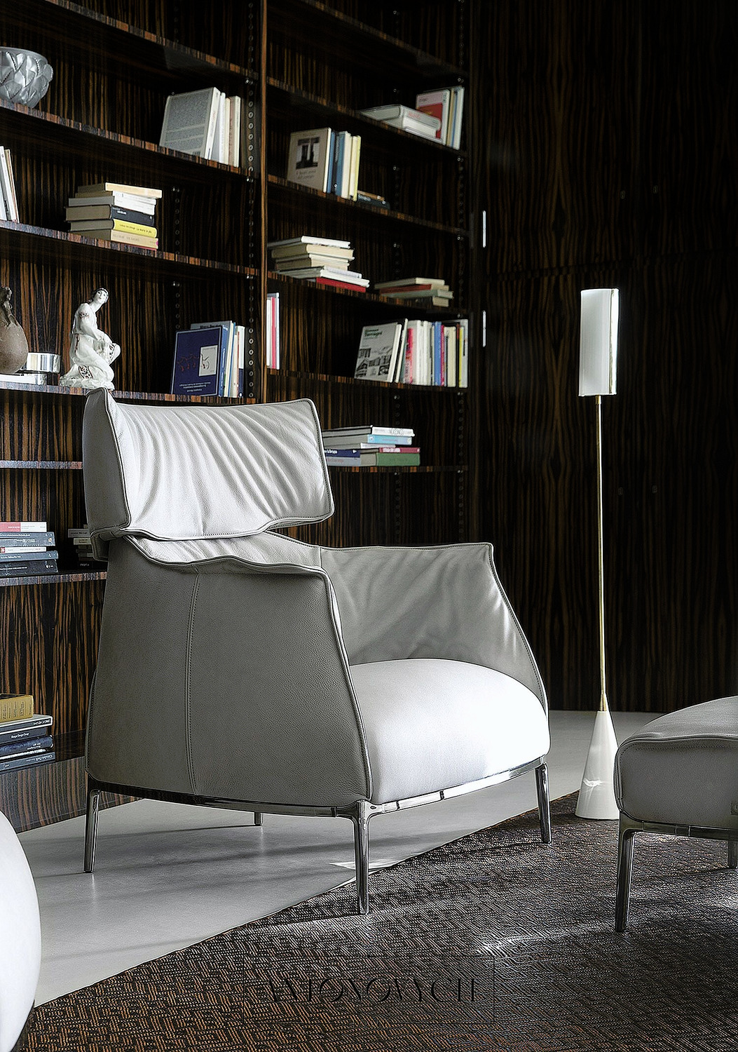 Poltrona Frau Archibald Armchair, view 9