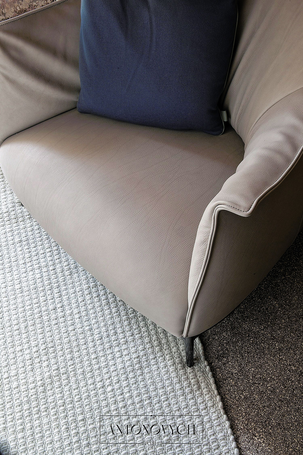 Poltrona Frau Archibald Armchair, view 10