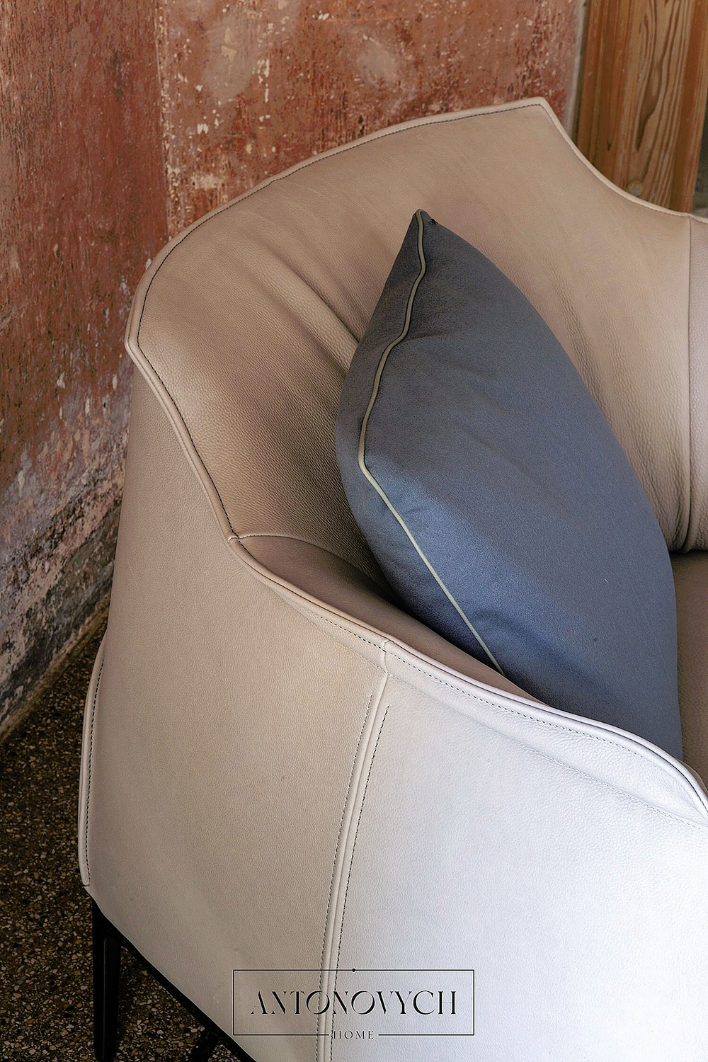 Poltrona Frau Archibald Armchair, view 11